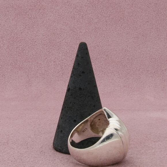 sterling silver vintage chunky scalloped dome ring size 7.5 - Picture 3 of 3